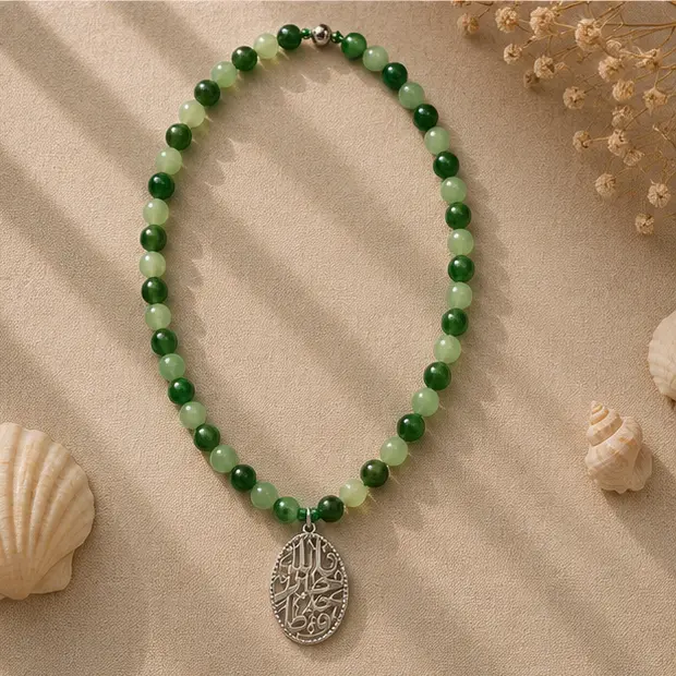 Green Beaded Pendant Choker 4.webp