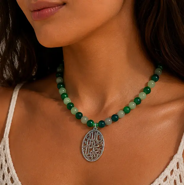 Green Beaded Pendant Choker 2.webp