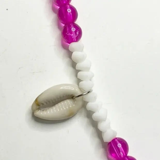 Beachy Magenta Cowrie Shell Necklace 4.webp