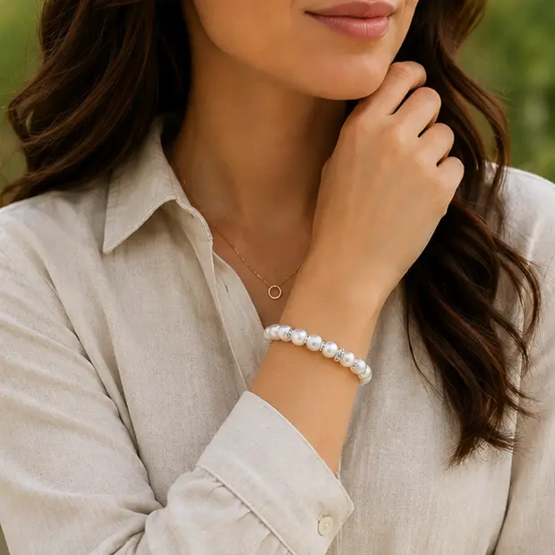Elegant Pearl Bracelet Styling 4.webp