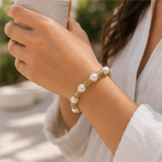 Pearl and Gold Lifestyle 4.webp