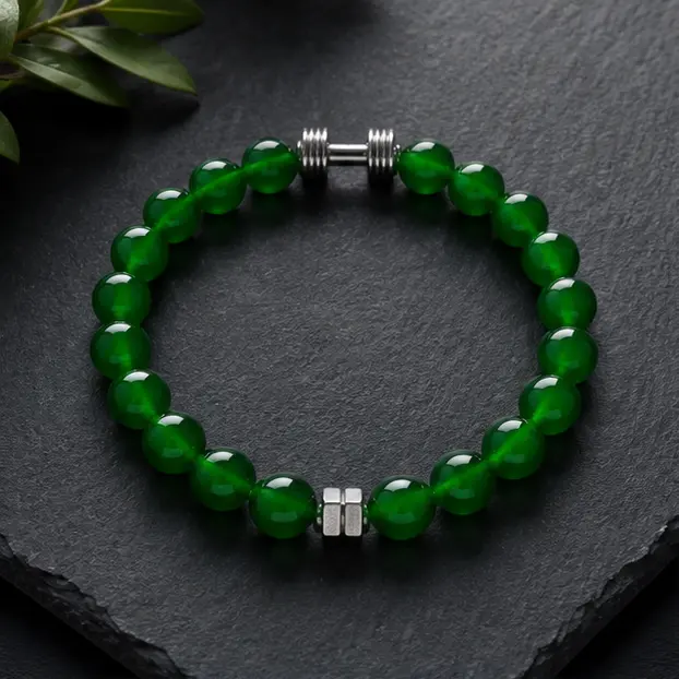 Emerald Bracelet Lifestyle 4.webp