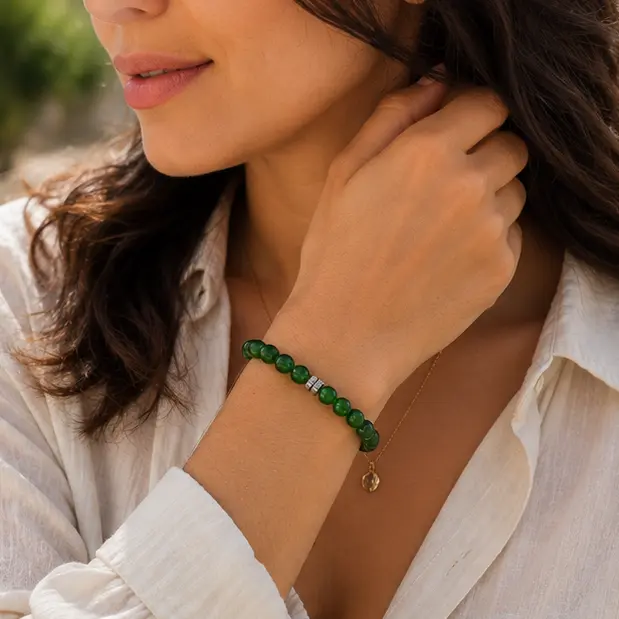 Emerald Bracelet Lifestyle 7.webp