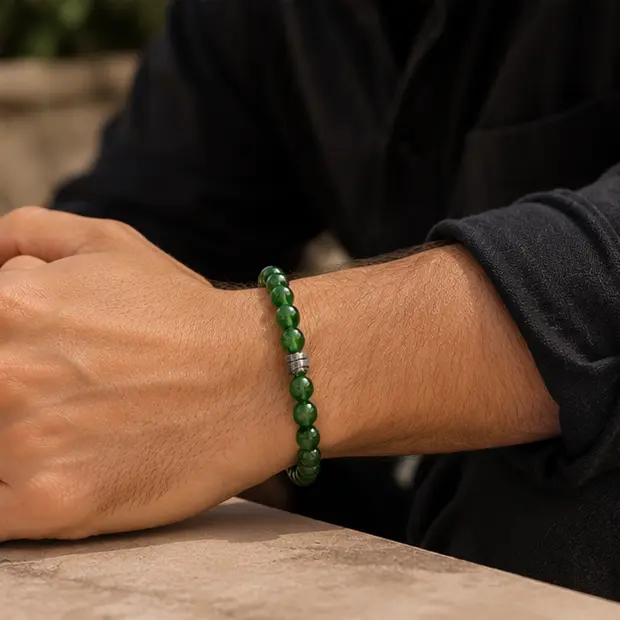 Emerald Bracelet Lifestyle 1.webp